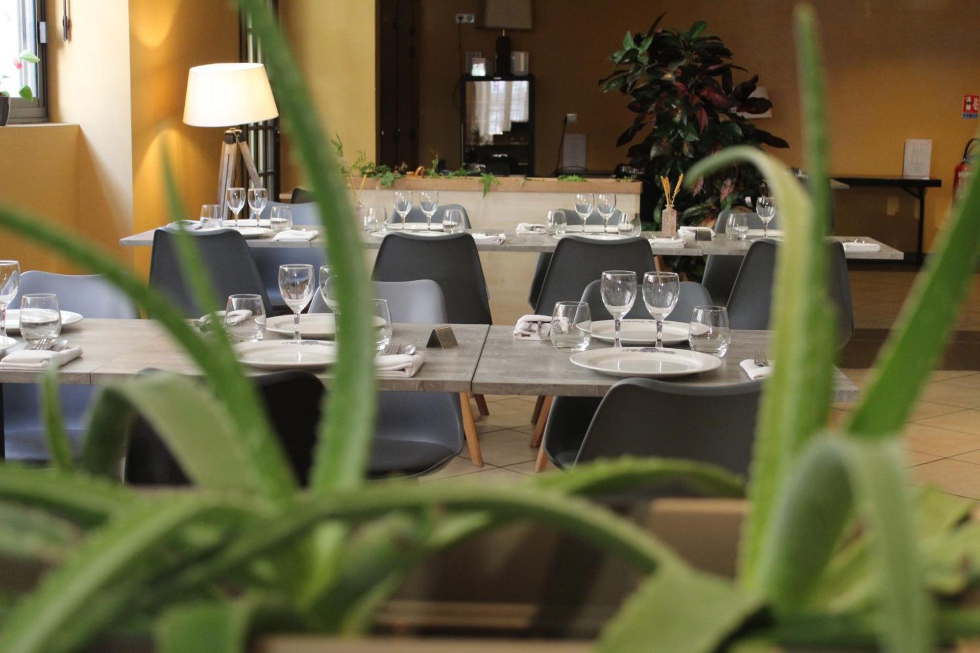 Logis Hotel Le Commerce Navarrenx Екстериор снимка